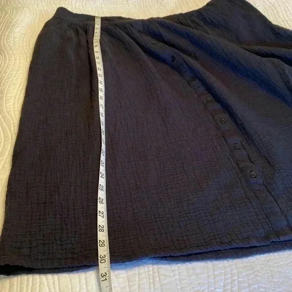 Black Coldwater Creek Midi Sloughed Cotton Button Front Skirt in Size Petite XL. - Picture 5 of 8